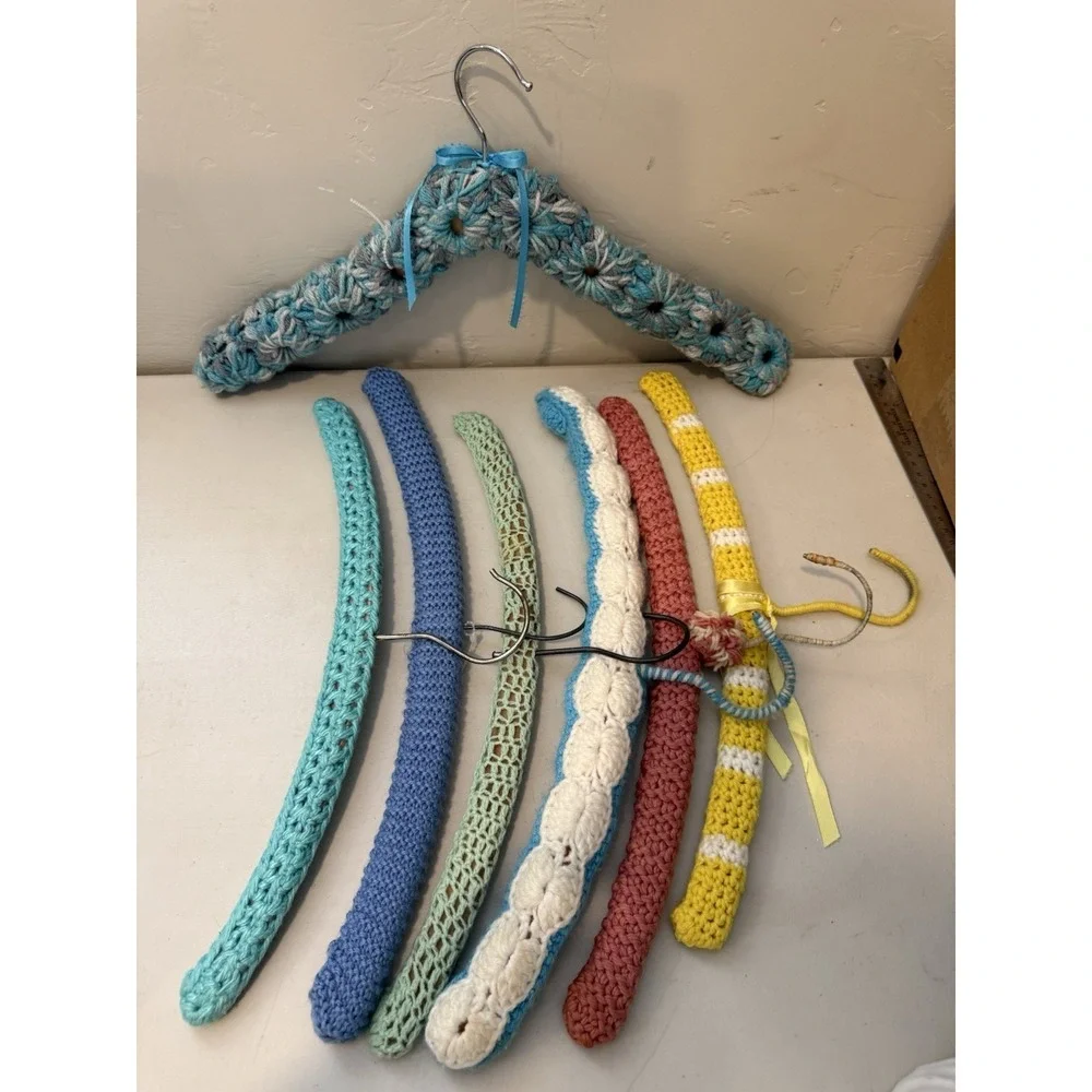 Vintage Lot of 7 Vintage Retro Crochet Yarn Metal‎ Coat Hangers